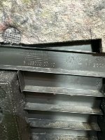 BMW / X1 / Обшивка центральной стойки