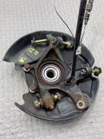 Mercedes-Benz / 190e / Кулак поворотный