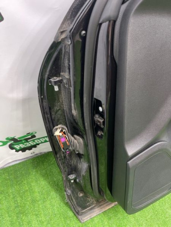Volkswagen / Touareg / Дверь боковая