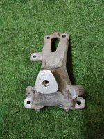 Audi / A6 / Опора двигателя