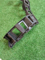 Volkswagen / Tiguan / Кронштейн бампера