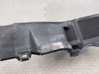 Mercedes-Benz / 190e / Подкрылок