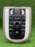 Porsche / Cayenne / Плафон подсветки салона