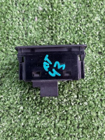 Audi / Q7 / Кнопка крышки багажника