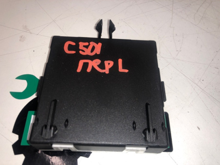 Mercedes-Benz / GLC 250d 4-matic / Блок управления двери