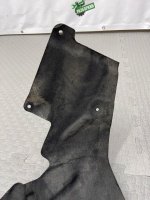 Volkswagen / Touareg / Подкрылок