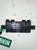 Audi / Q3 / Крюк замка капота