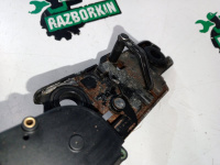 Audi / A6 / Замок багажника