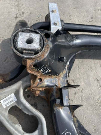 Volkswagen / Touareg / Подрамник