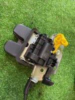 Volkswagen / Touareg / Доводчик двери багажника Volkswagen / Touareg / Доводчик двери багажника