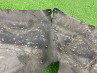 Volkswagen / Touareg / Подкрылок