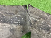 Volkswagen / Touareg / Подкрылок