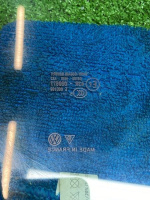 Volkswagen / Touareg / Стекло двери