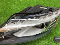 Audi / Q7 / Фара