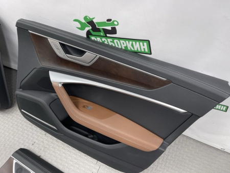 Audi / A6 / Комплект обшивок двери