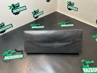 Volkswagen / Golf / Подушка безопасности в колени