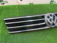 Volkswagen / Touareg / Решетка радиатора