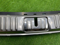 Volkswagen / Touareg / Накладка замка багажника