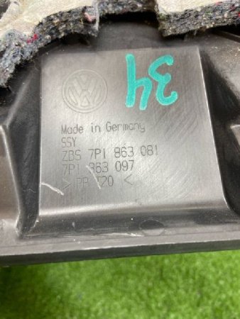 Volkswagen / Touareg / Накладка на торпедо