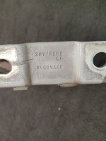 Volvo / XC60 / Петля капота