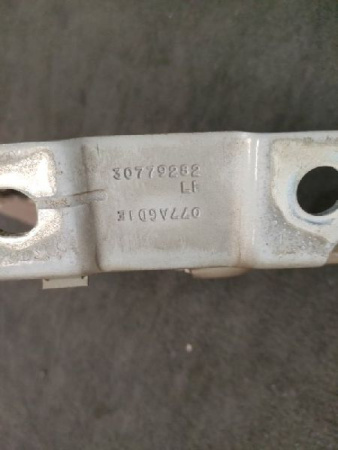 Volvo / XC60 / Петля капота