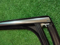 Volkswagen / Touareg / Направляющая стекла двери Volkswagen / Touareg / Направляющая стекла двери