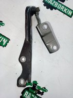 Mazda / 3 / Петля капота