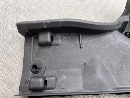 BMW / M6 / Корпус воздушного фильтра