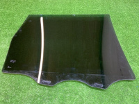 Volkswagen / Touareg / Стекло двери