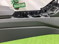 Audi / A6 / Консоль центральная