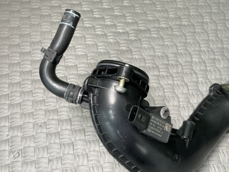 Audi / SQ8 / Напорная трубка