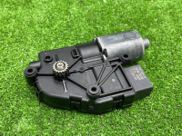 Audi / Q7 / Моторчик люка