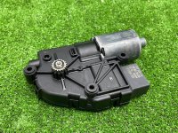 Audi / Q7 / Моторчик люка