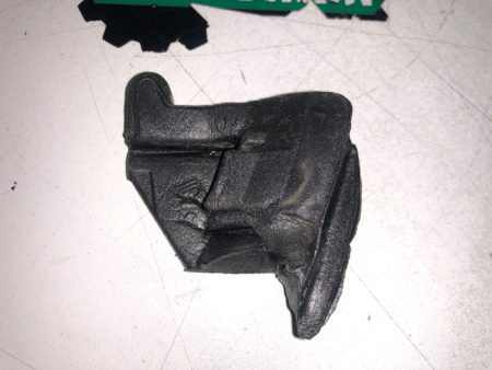 BMW / 5-Series / Уплотнитель стекла двери