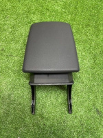 Audi / A5 / Подлокотник