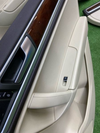 Volkswagen / Touareg / Комплект обшивок двери