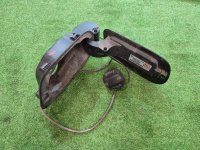 Volkswagen / Touareg / Лючок топливного бака