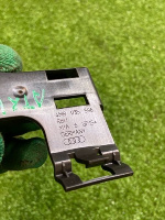 Audi / Q8 / Кронштейн