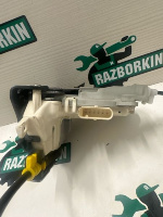 Audi / Q5 / Замок двери