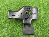 Porsche / Cayenne / Крюк замка капота