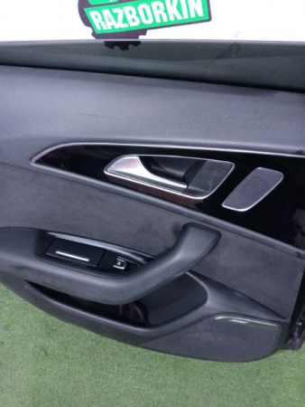 Audi / A6 / Дверь боковая