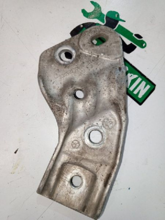 Mercedes-Benz / GLC 250d 4-matic / Кронштейн