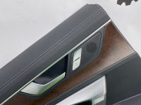 Audi / A6 / Обшивка двери