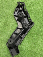 Audi / A6 / Направляющая бампера