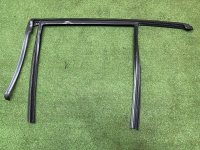 BMW / 1-Series / Уплотнитель стекла двери