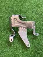 Audi / A6 / Кронштейн