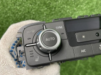 Volkswagen / Touareg / Блок управления климат-контролем