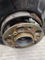 Mercedes-Benz / 190e / Кулак поворотный