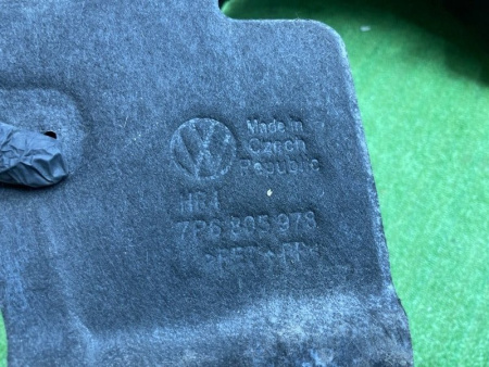 Volkswagen / Touareg / Подкрылок