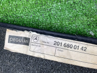 Mercedes-Benz / 190e / Пол багажника